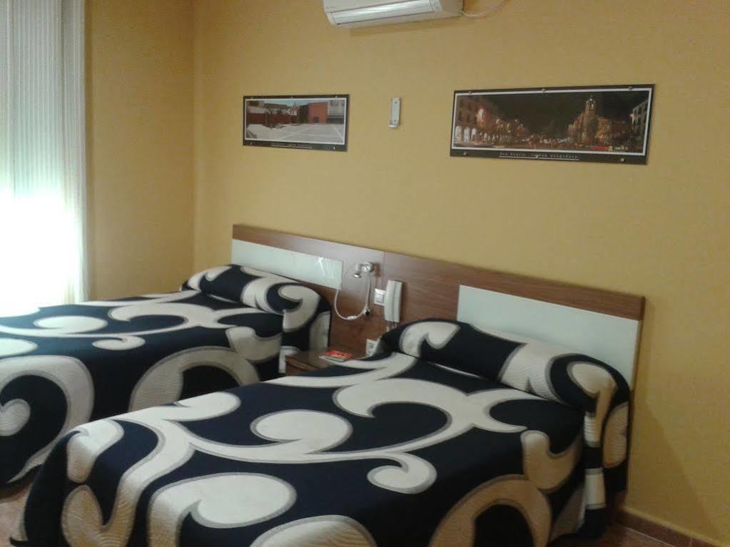 Hostal Restaurante El Paraiso Don Benito Dış mekan fotoğraf
